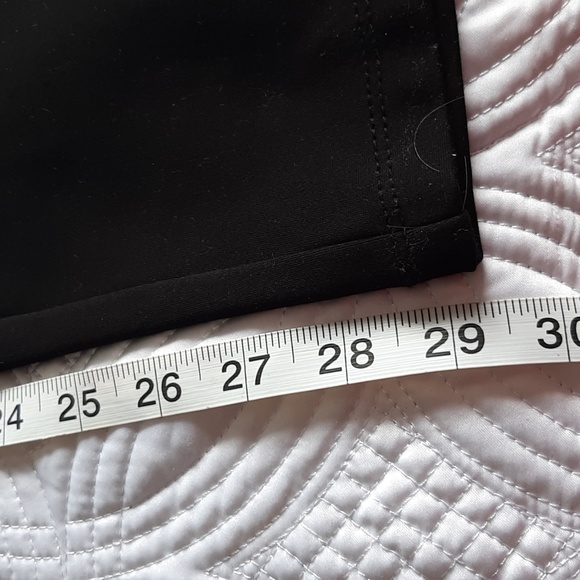 Reitmans Womens black pants. Size 12. Tapered with pockets. - Picture 4 of 13